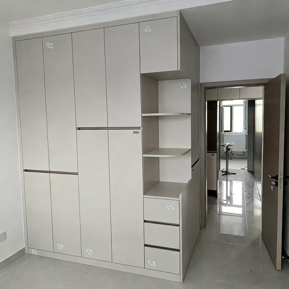 Duftende Kleiderschränke aus Zedernholz Duftende Kleiderschränke aus Zedernholz