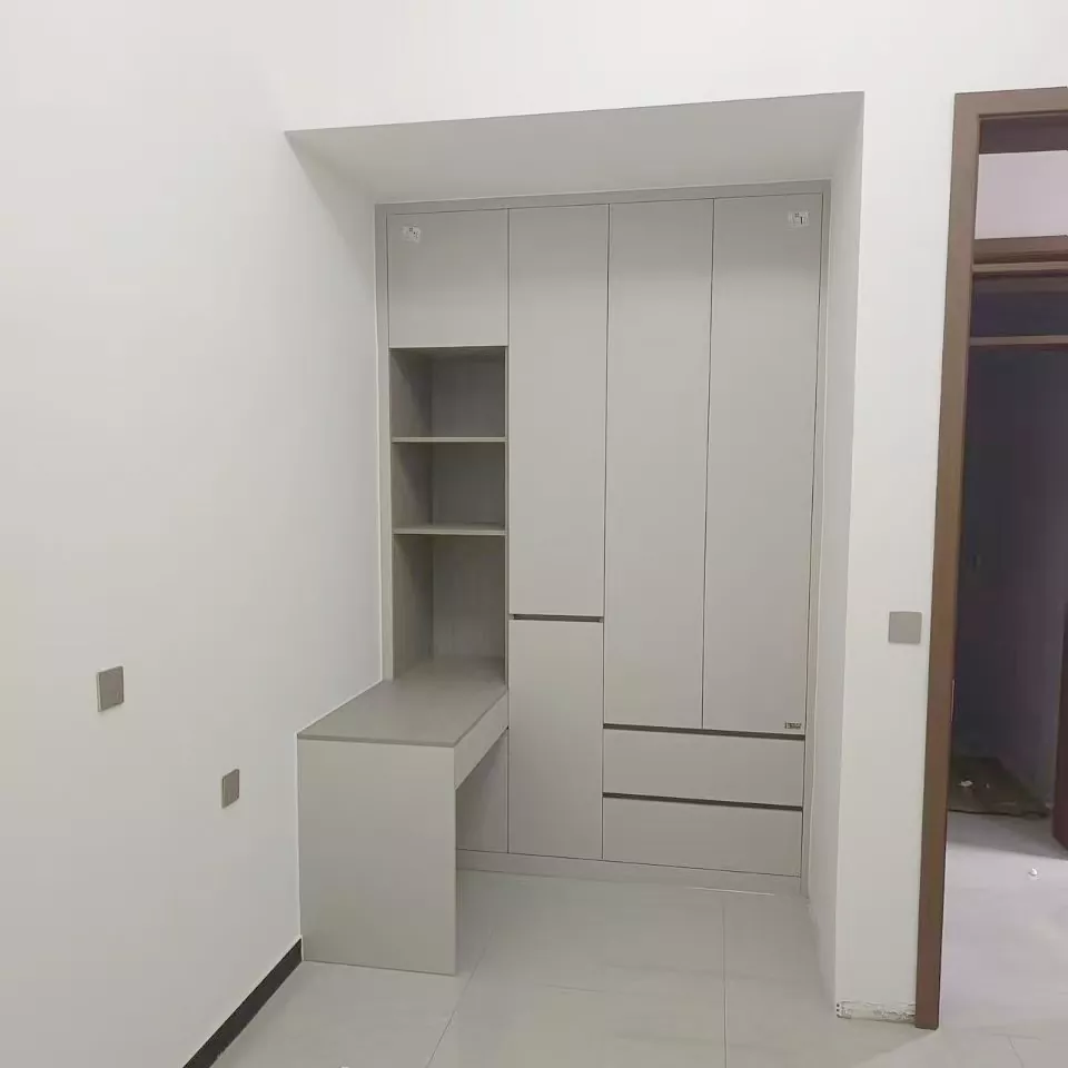 Duftende Kleiderschränke aus Zedernholz